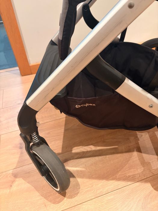 Carrinho Cybex Balios S em excelente estado, muito confortável, espaçoso e fácil de manobrar.