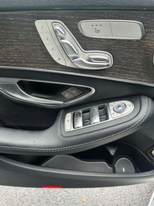 Mercedes-Benz C300      2019