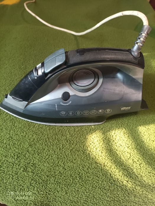 Продаю праску електричну Elbee 2000w