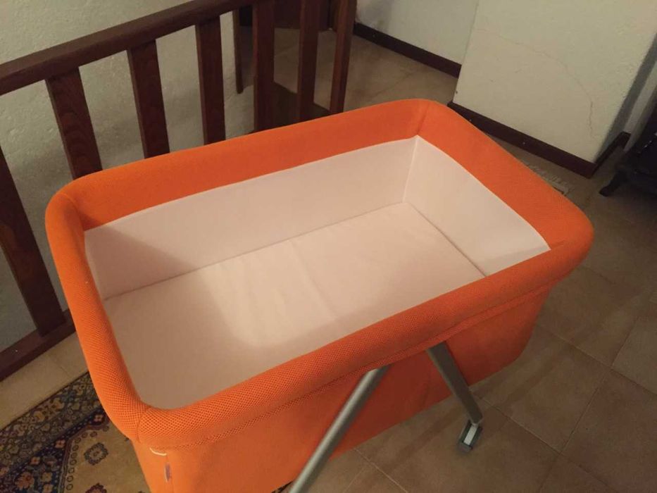 Berço da Baby Clic leve, desmontável e lavável