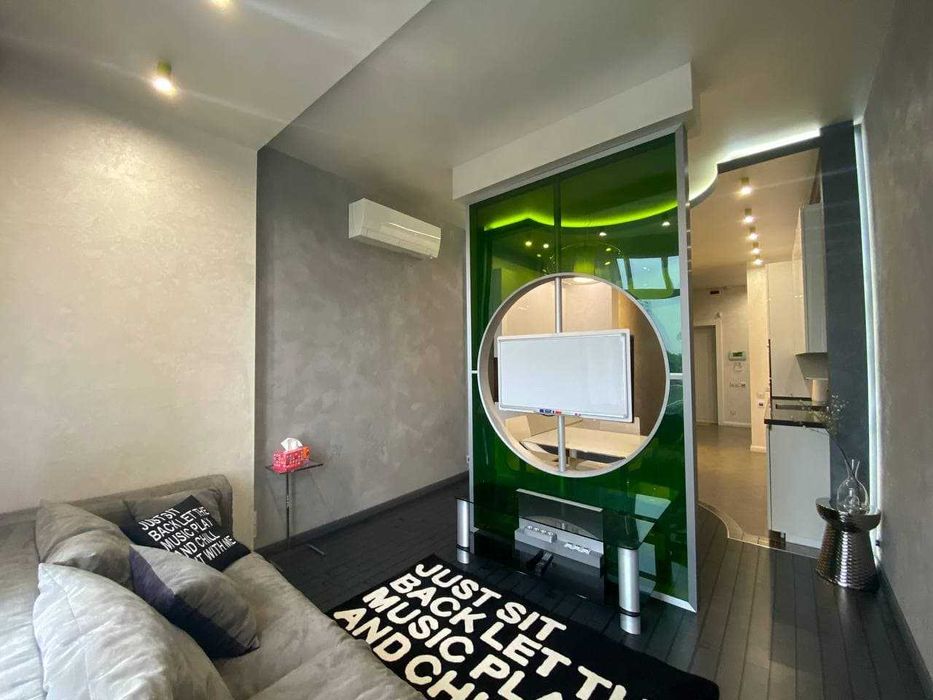 без комісії продам 3 кім кв. вул. Парково- Сирецька 4 в