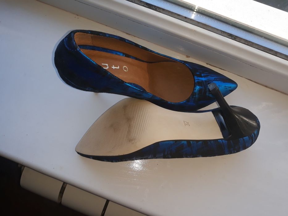 Кажанные туфли 37 р-р