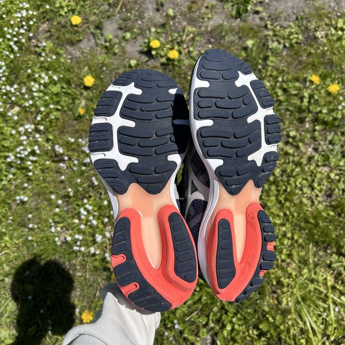 Бігові кросівки MIZUNO Wave Ultima 13