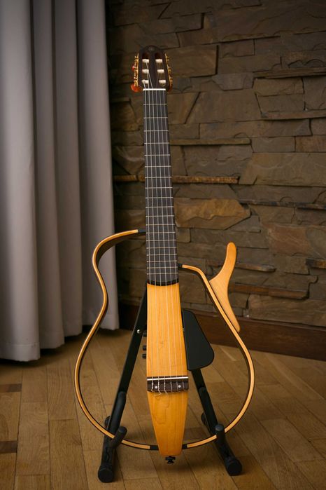 Класична сайлент-гітара Yamaha SLG120-NW, нейлонові струни