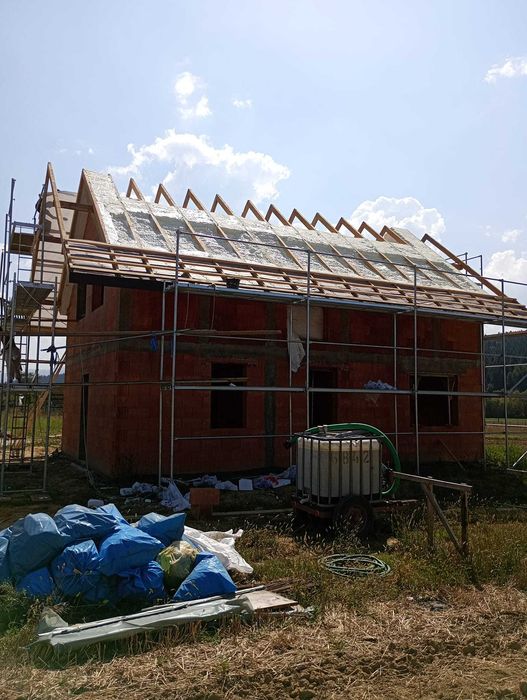 Ocieplenie Pianą Pur, izolacje natryskowe dachu, ocieplenie poddasza