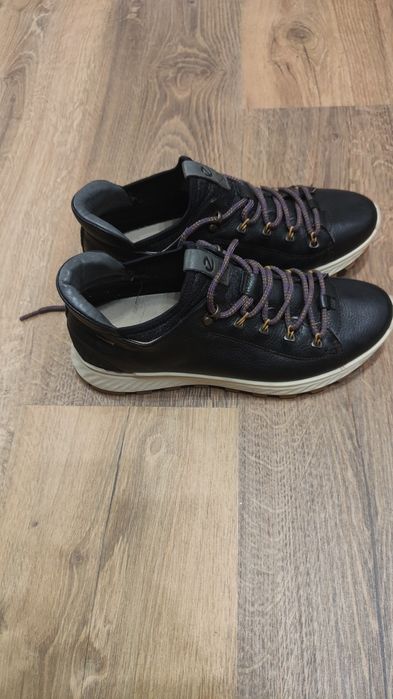 Женские кроссовки ecco