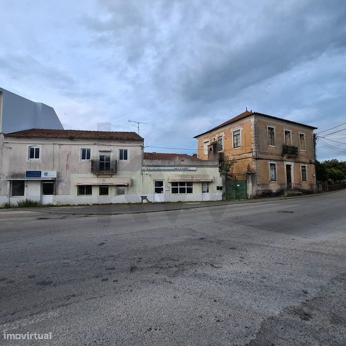 Casa Senhorial com Jardim Privado e Potencial Turístico na Bairrada