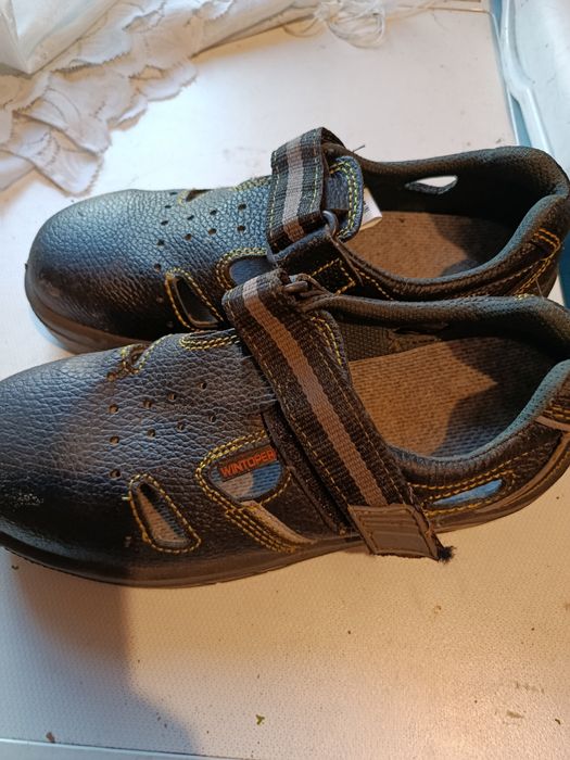 Buty robocze z blachą