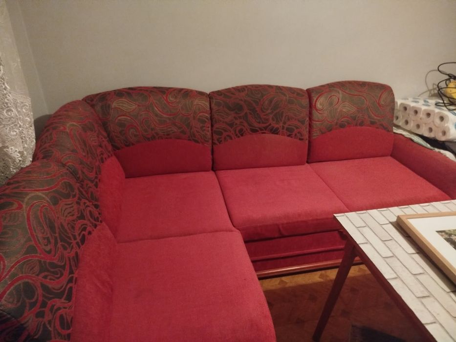 Sprzedam narożnik / sofę narożną – kolor czerwony