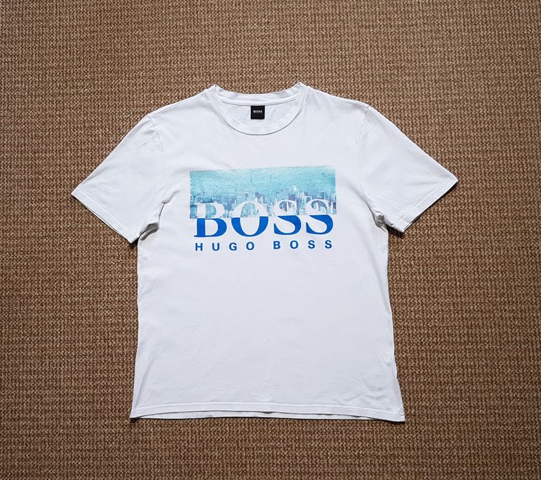 HUGO BOSS футболка оригінал XL з принтом
