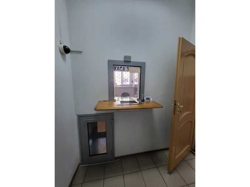 Приміщення відділення банку, 150,7 кв. м, вул. Залізнична, 17