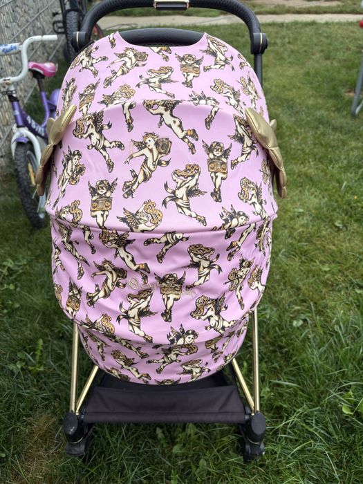 Gondola Jeremy Scott