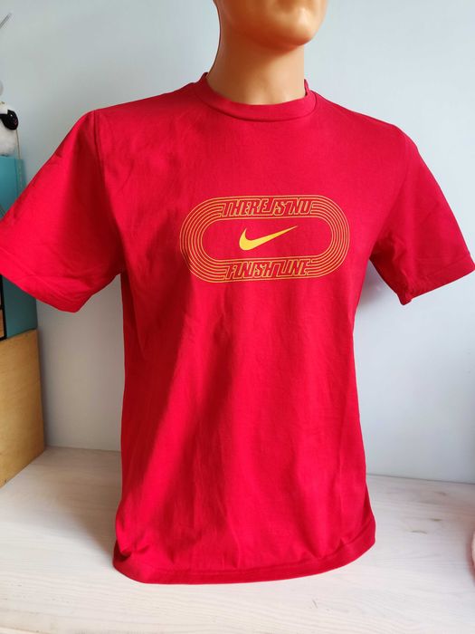 Koszulka Nike czerwona There is no finish line