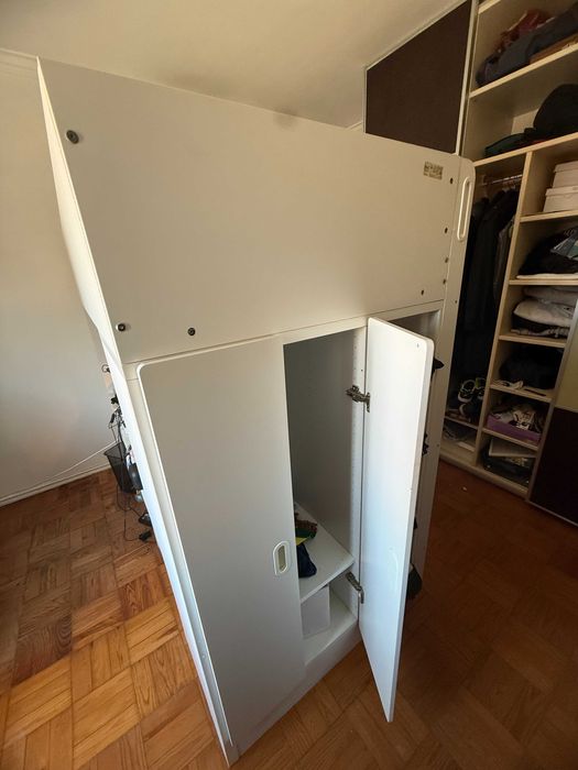 Cama Alta IKEA SMÅSTAD com Secretária de 4 gavetas e Roupeiro