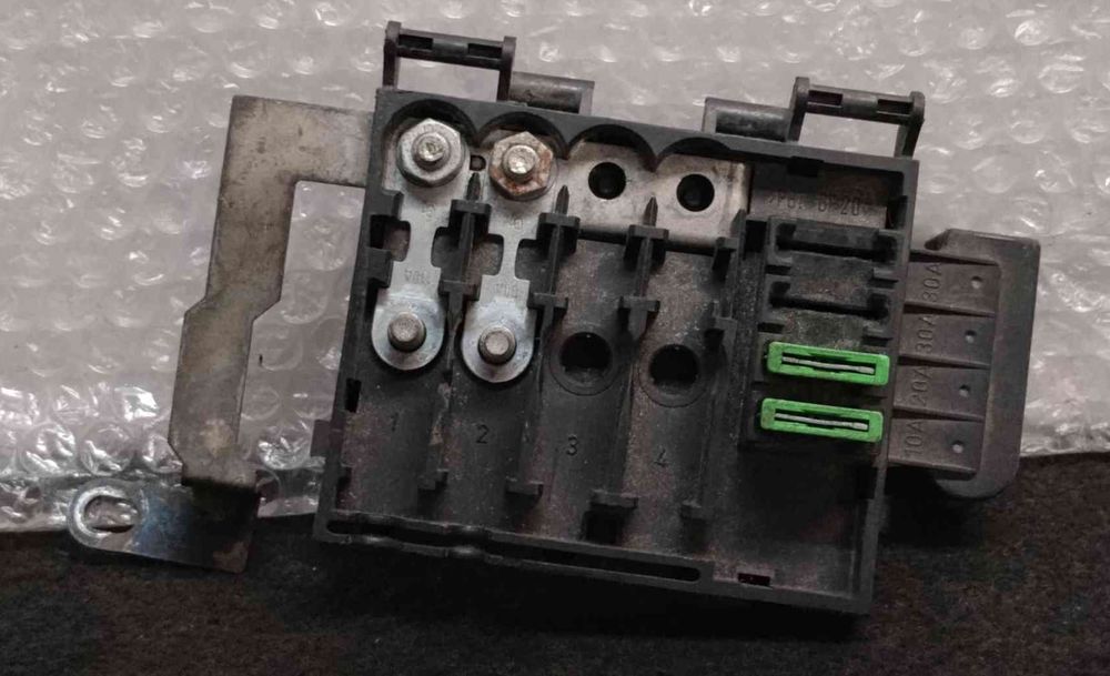 Caixa Fusíveis da Bateria - VW POLO