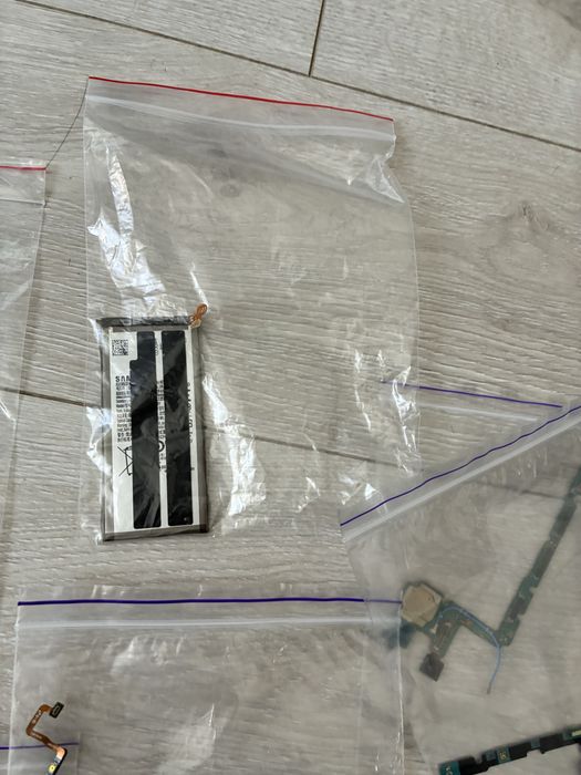 Запчастини samsung galaxy fold 2