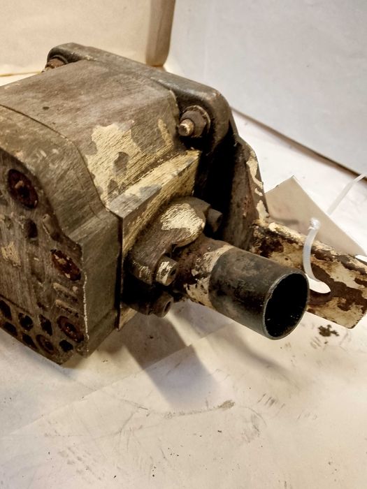 POMPA HYDRAULICZNA pod koło pasowe silnika traktora