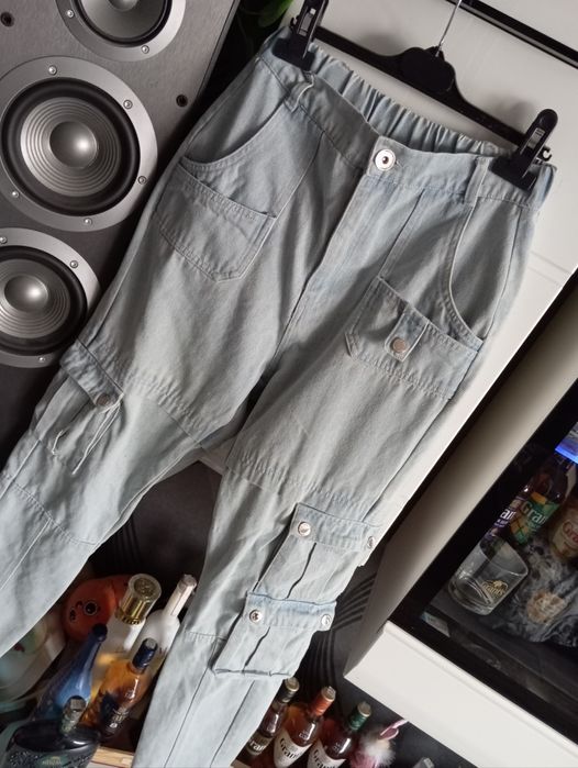 Spodnie jeansy dżinsy bojówki nowoczesne kieszenie Maniere de voir S