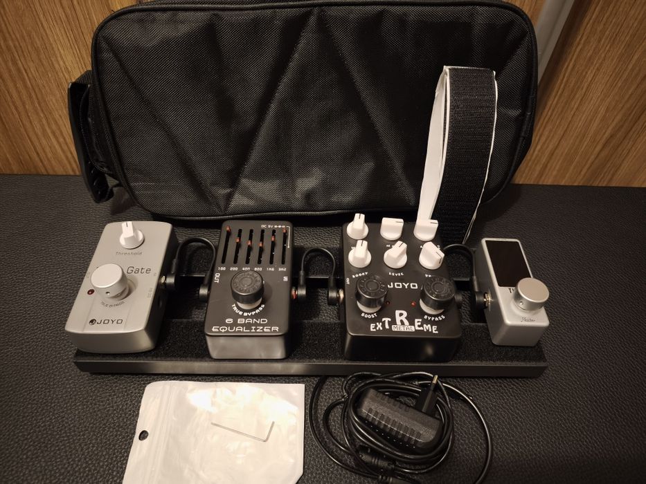 Efekty do gitary elektrycznej +pedalboard podłoga z  pokrowcem - kpl.