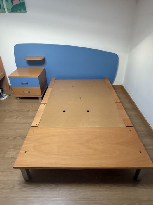 Cama + Colchão de jovem adulto