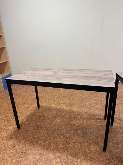 Стіл письмовий у кімнату /офіс