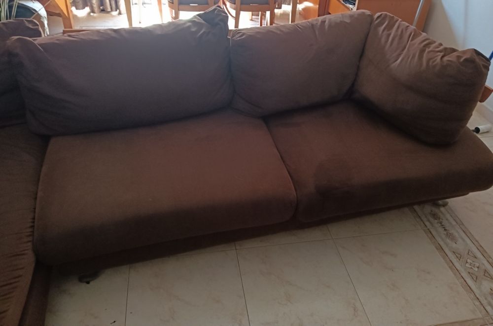 Sofá com chaise longue