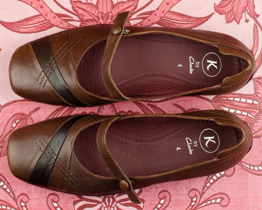 Кожаные фирменные балетки Clarks с ремешком 36,5-37р. 23,5 см.