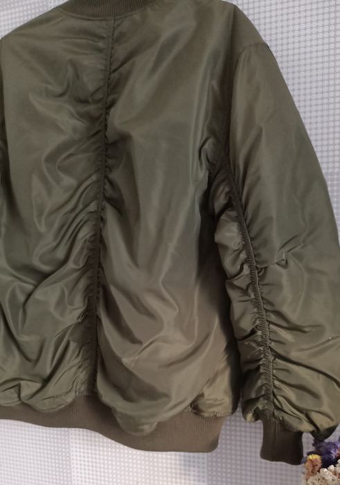 Бомбер куртка H&M