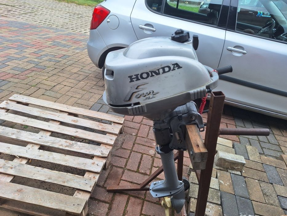 Sprzedam silnik Honda BF 2.3 koni