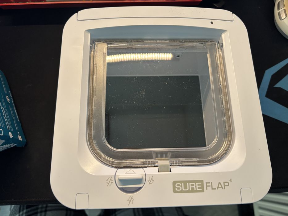 SureFlap автоматичні дверцята для котів