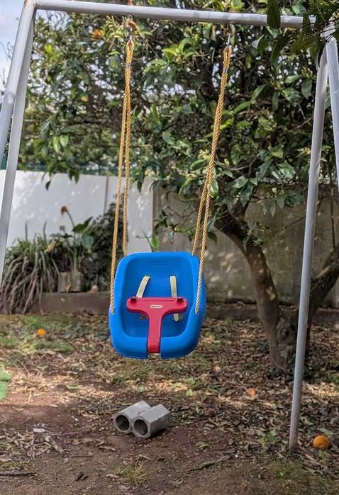Baloiço para bebé (com suporte e cintos) – Bom estado (Em Óbidos)