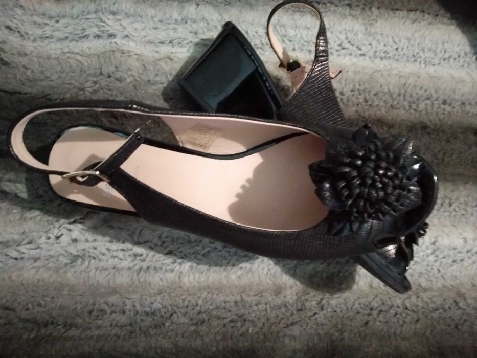 Sandálias de verão novas