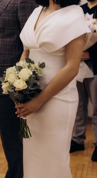 Класична біла сукня|весільня сукня