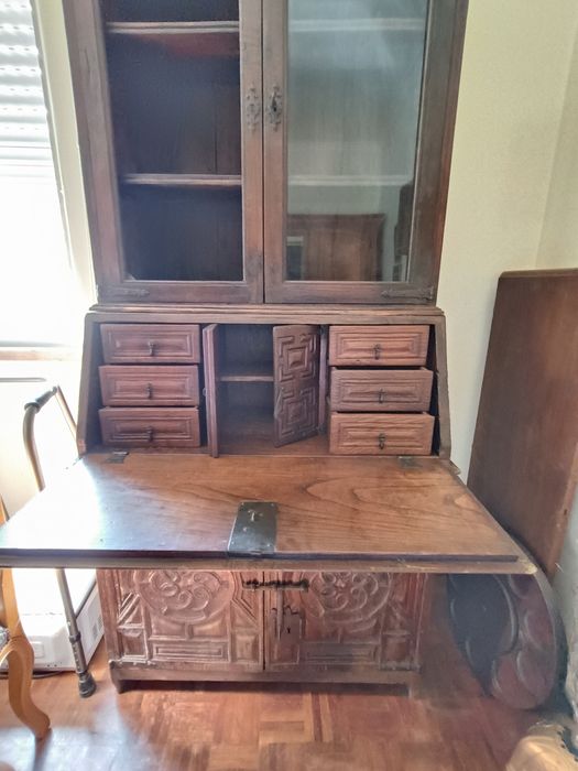 Secretaria Antiga com vitrine
