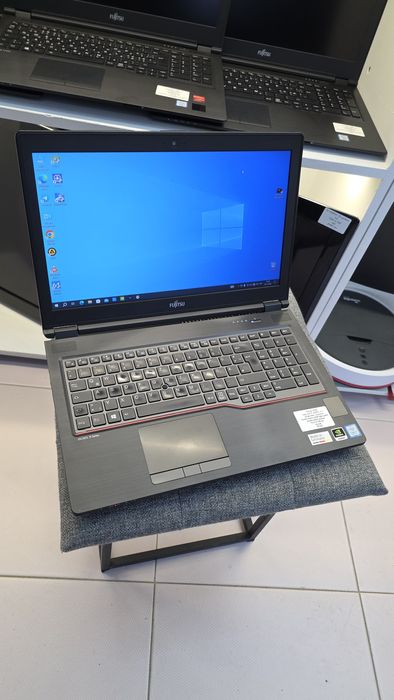 Fujitsu i7 32gb 512gb