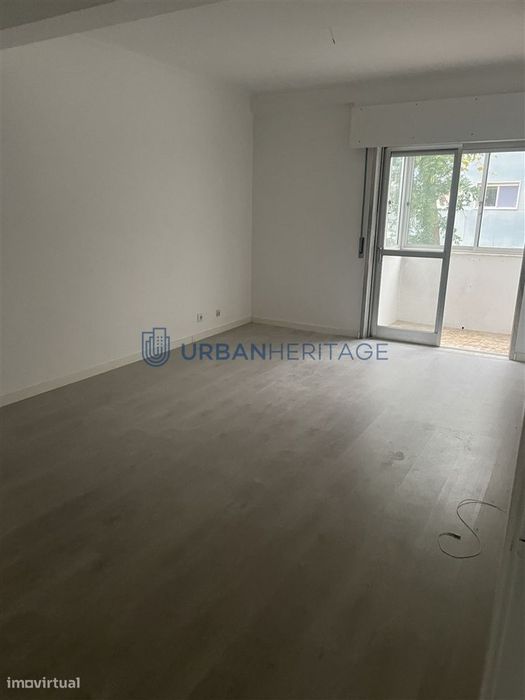 Apartamento T2 Arrendamento em Algés, Linda-a-Velha e Cruz Quebrada-Da