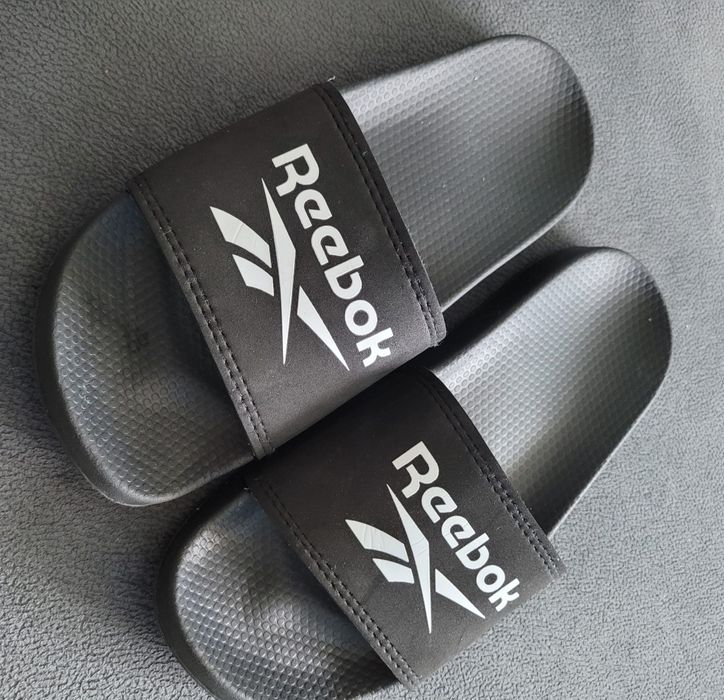 Klapki basenowe Reebok rozm. 35 czarne