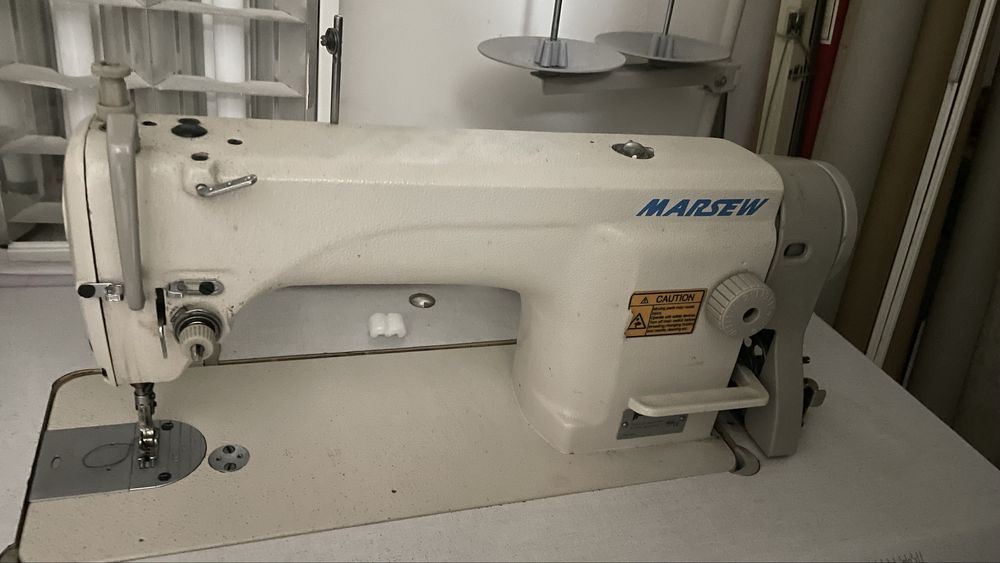 Maquina de costura profissional