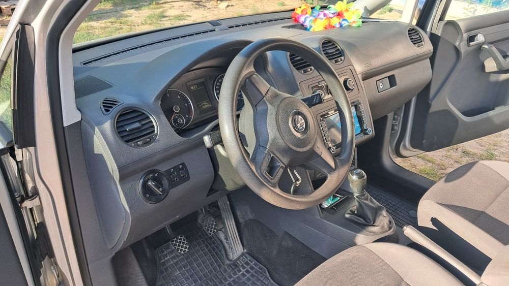 Vw caddy 7 osobowy