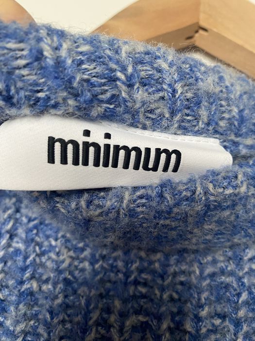 Puszysty, super miękki sweter z domieszką wełny Minimum