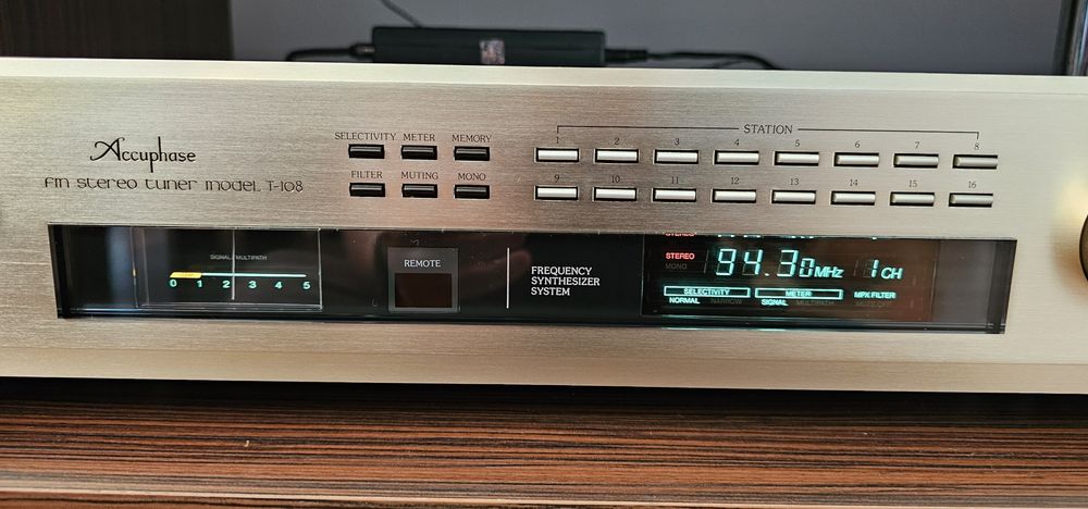 Accuphase tuner T-108 Vintage piękny pedantyczny stan po Serwisie