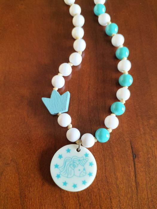 Fio pérolas branco e azul turquesa