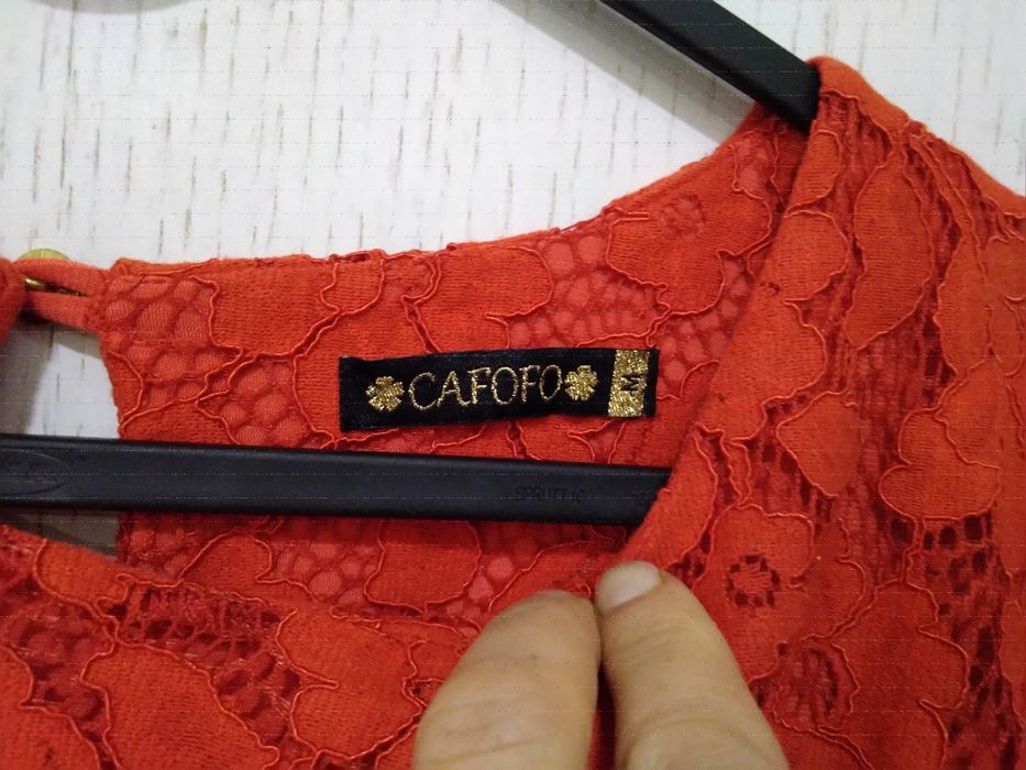 Blusa renda vermelha cafofo M