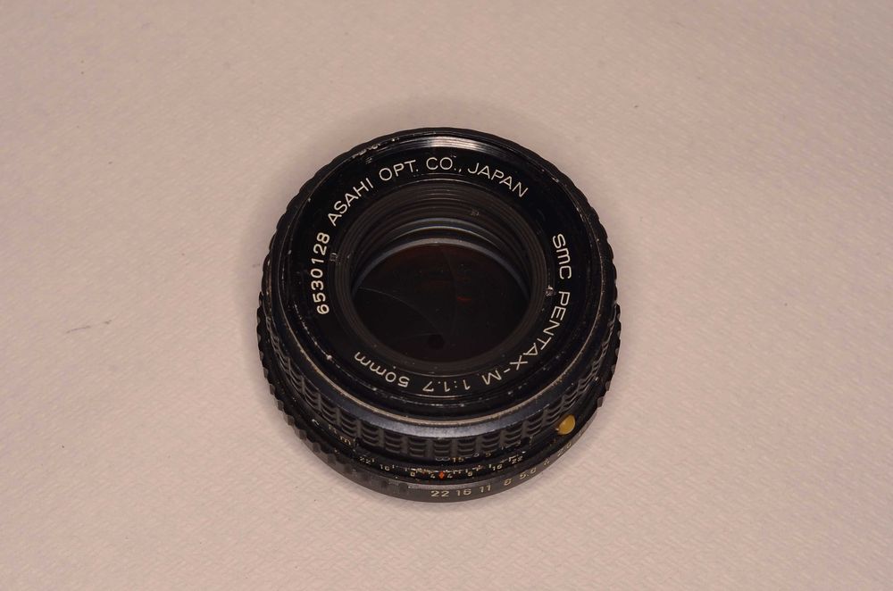 Pentax K1000 + SMC Pentax-M 50 mm f-1,7 - Leia com atenção!