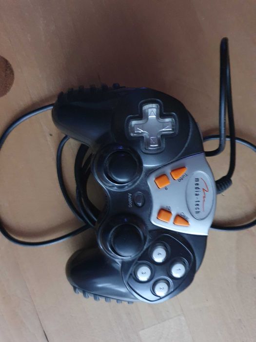 Kontroler, pad  media-tech