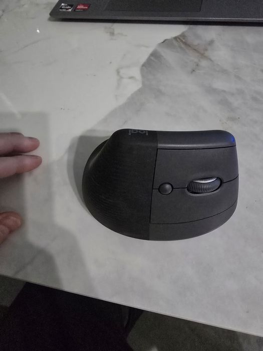 logitech lift з коробкою