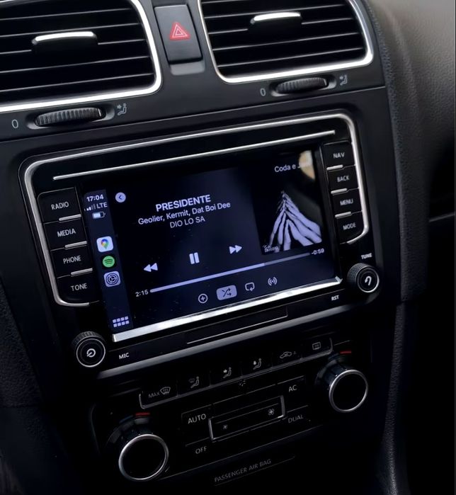 Ліцензійна Магнітола з CarPlay та Android Auto для VW/Skoda/Seat