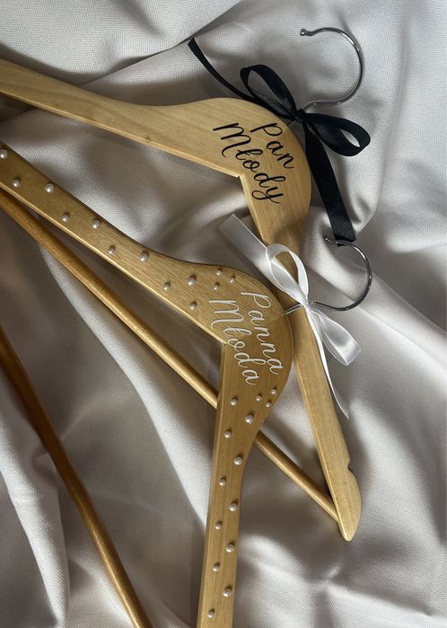 Wieszaki weselne ślubne drewniane rustykalne Panna Młoda Pan Młody