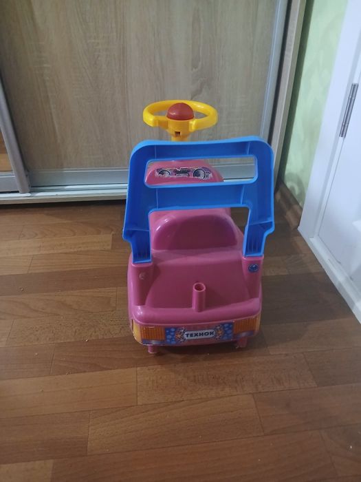Продам детскую машинку