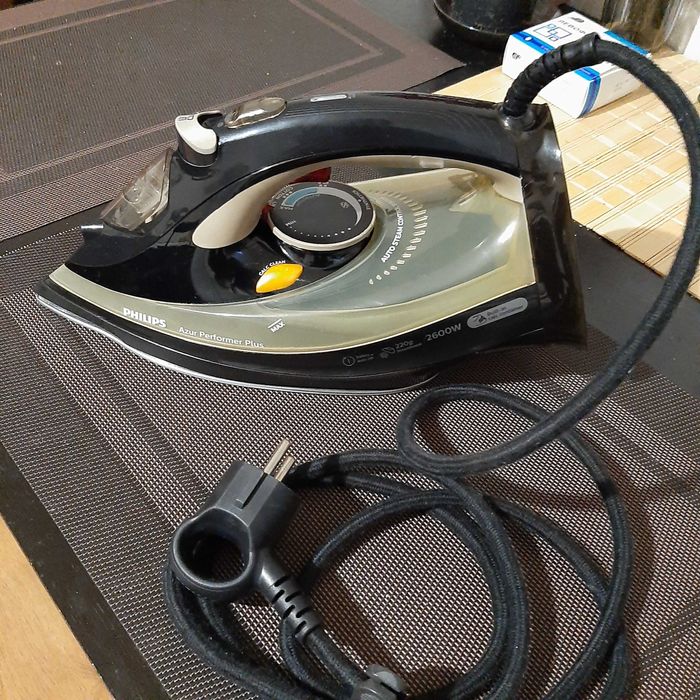 Праска Philips GC 4527